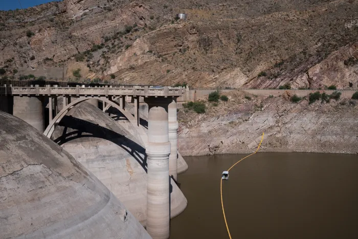 Coolidge Dam at critically low levels — San Carlos Reservoir nearly empty
